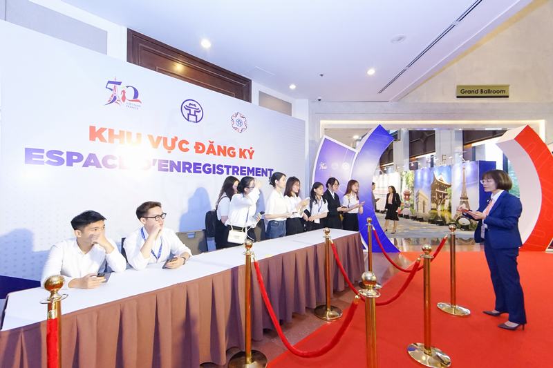 Lợi ích của việc tổ chức hội thảo cho doanh nghiệp